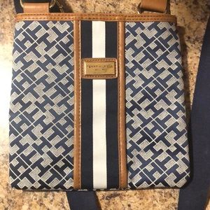 Tommy Hilfiger Crossbody Bag